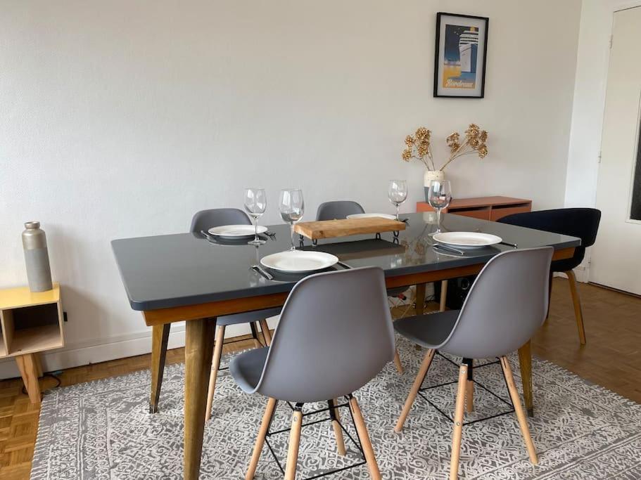 Apartment Parking, Spacieux, Calme, - Coconhome *
